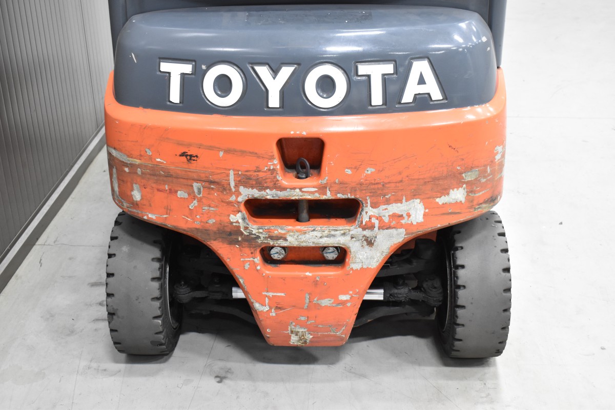 TOYOTA 8FBMK16T Vierradstapler gebrauchter Gabelstapler