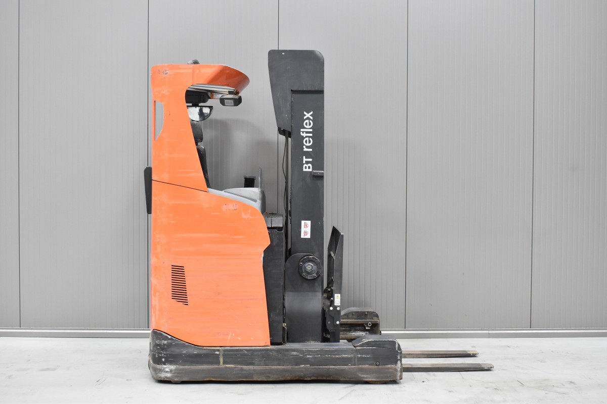 TOYOTA RRE 160 H Schubmaststapler gebrauchter Gabelstapler