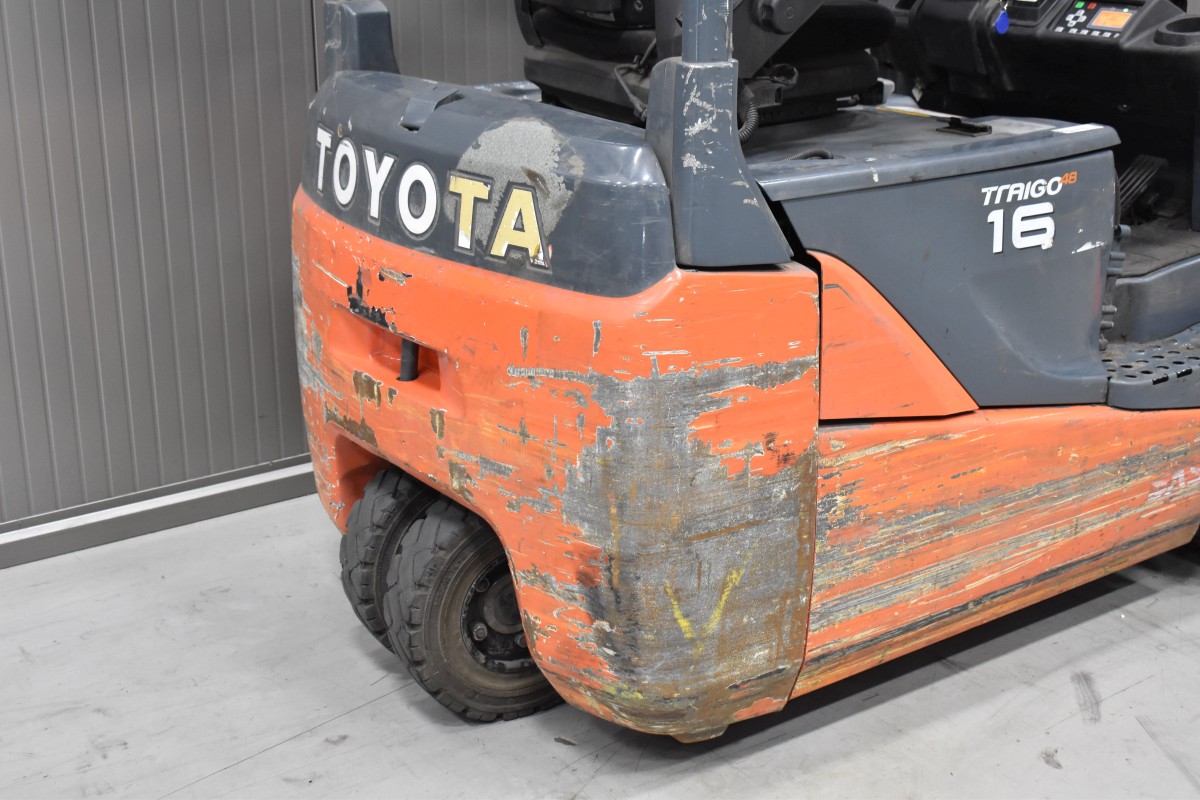 TOYOTA 8FBEK16T Dreiradstapler gebrauchter Gabelstapler